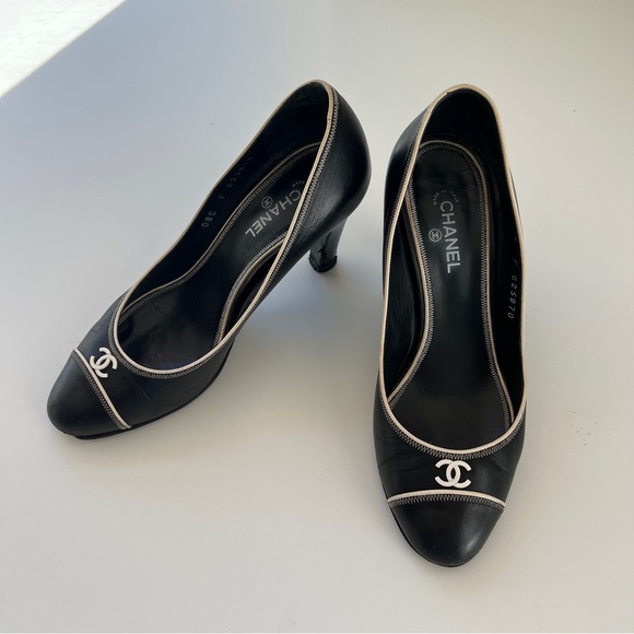 Vintage Chanel Heels - Picture 1 of 9